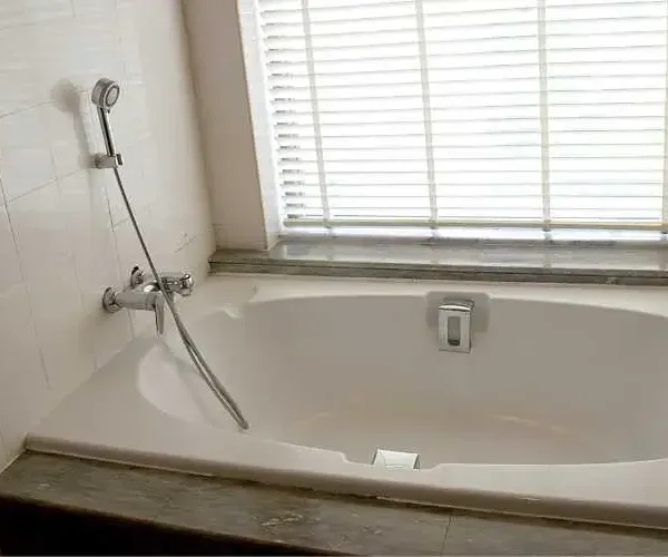 04.10 - tips for successful bathtub reglazing