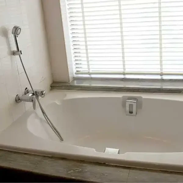 04.10 - tips for successful bathtub reglazing